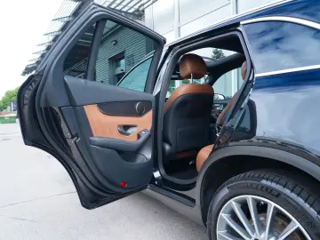 MERCEDES-BENZ GLC 300 de 4M 3xAMG PANO MEMORY