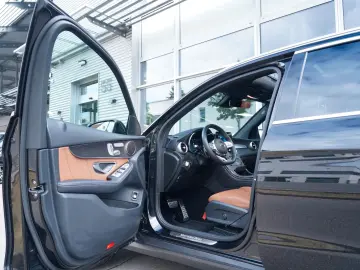 MERCEDES-BENZ GLC 300 de 4M 3xAMG PANO MEMORY