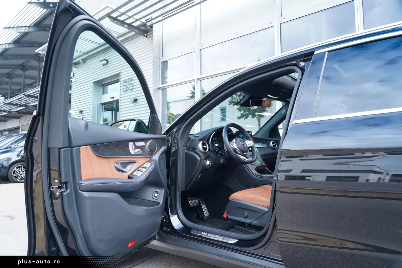 MERCEDES-BENZ GLC 300 de 4M 3xAMG PANO MEMORY