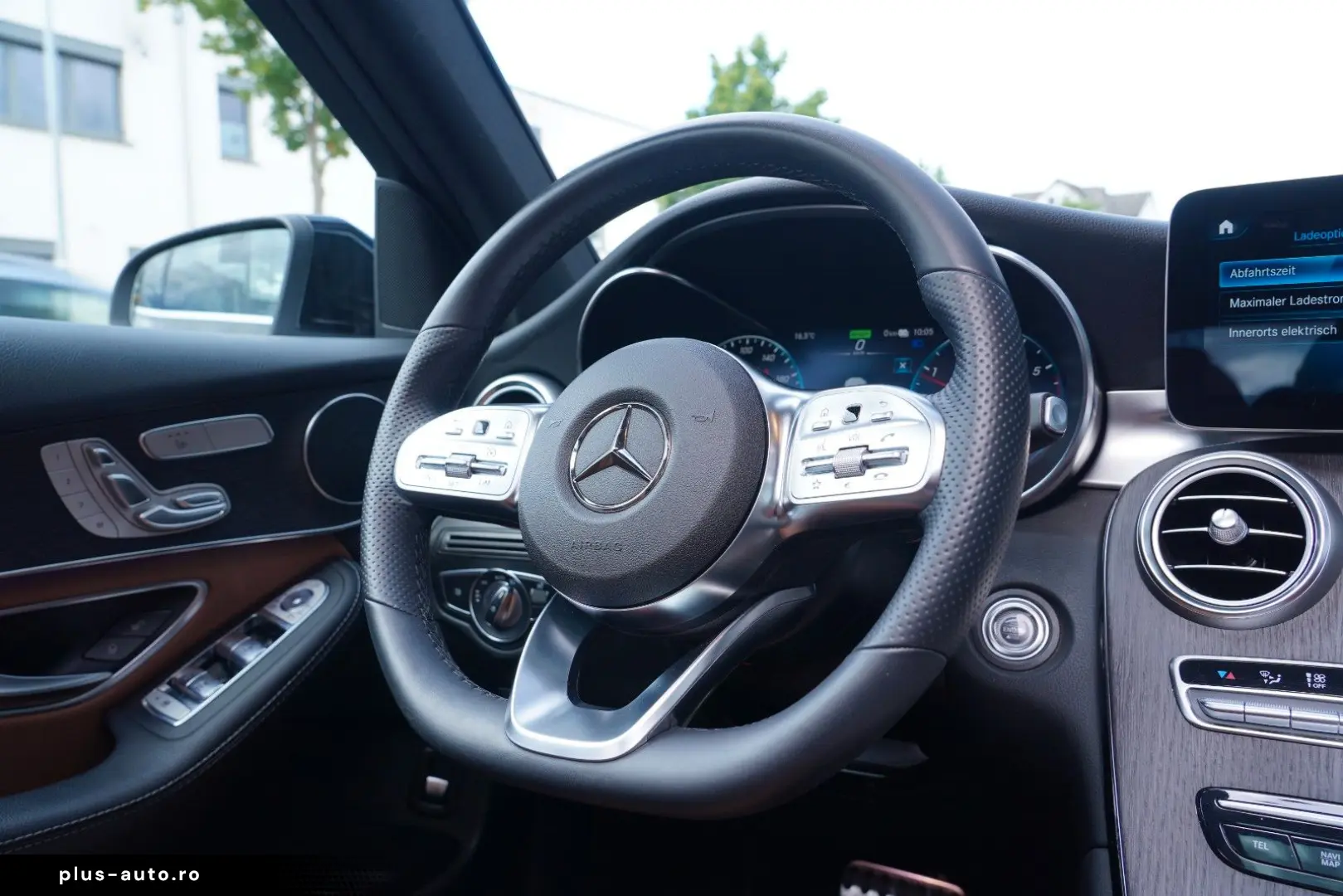 MERCEDES-BENZ GLC 300 de 4M 3xAMG PANO MEMORY