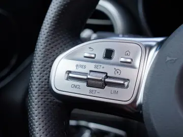 MERCEDES-BENZ GLC 300 de 4M 3xAMG PANO MEMORY