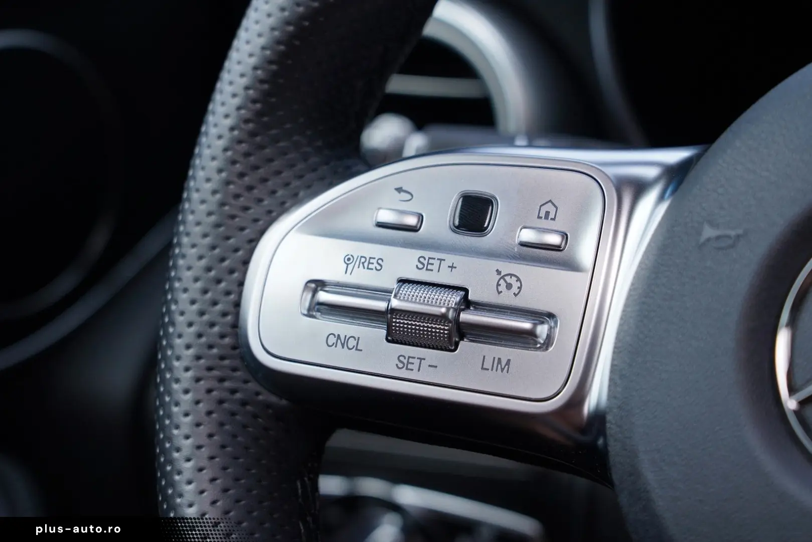 MERCEDES-BENZ GLC 300 de 4M 3xAMG PANO MEMORY