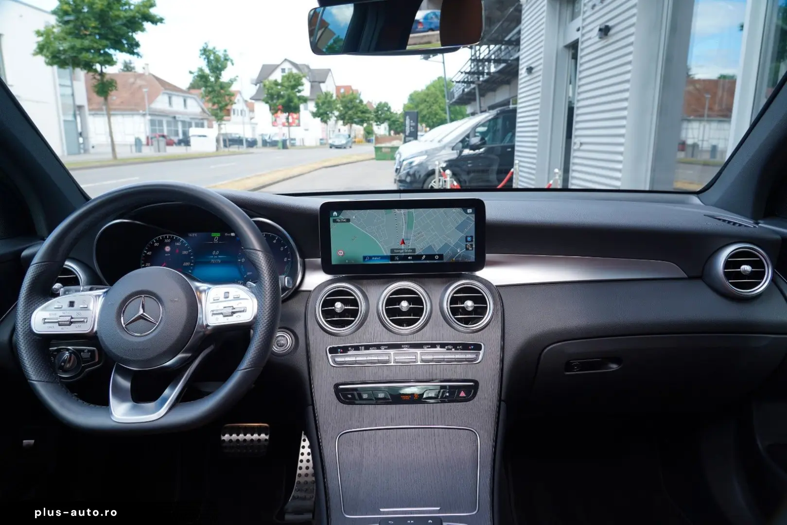 MERCEDES-BENZ GLC 300 de 4M 3xAMG PANO MEMORY