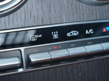 MERCEDES-BENZ GLC 300 de 4M 3xAMG PANO MEMORY