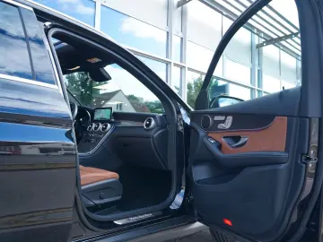 MERCEDES-BENZ GLC 300 de 4M 3xAMG PANO MEMORY