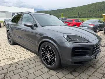 PORSCHE Cayenne E-Hybrid Luft Pano 21 Inno HeadUp BOSE