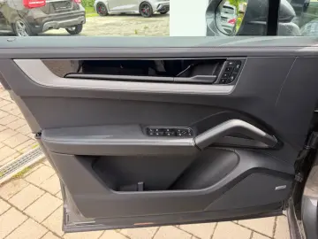 PORSCHE Cayenne E-Hybrid Luft Pano 21 Inno HeadUp BOSE