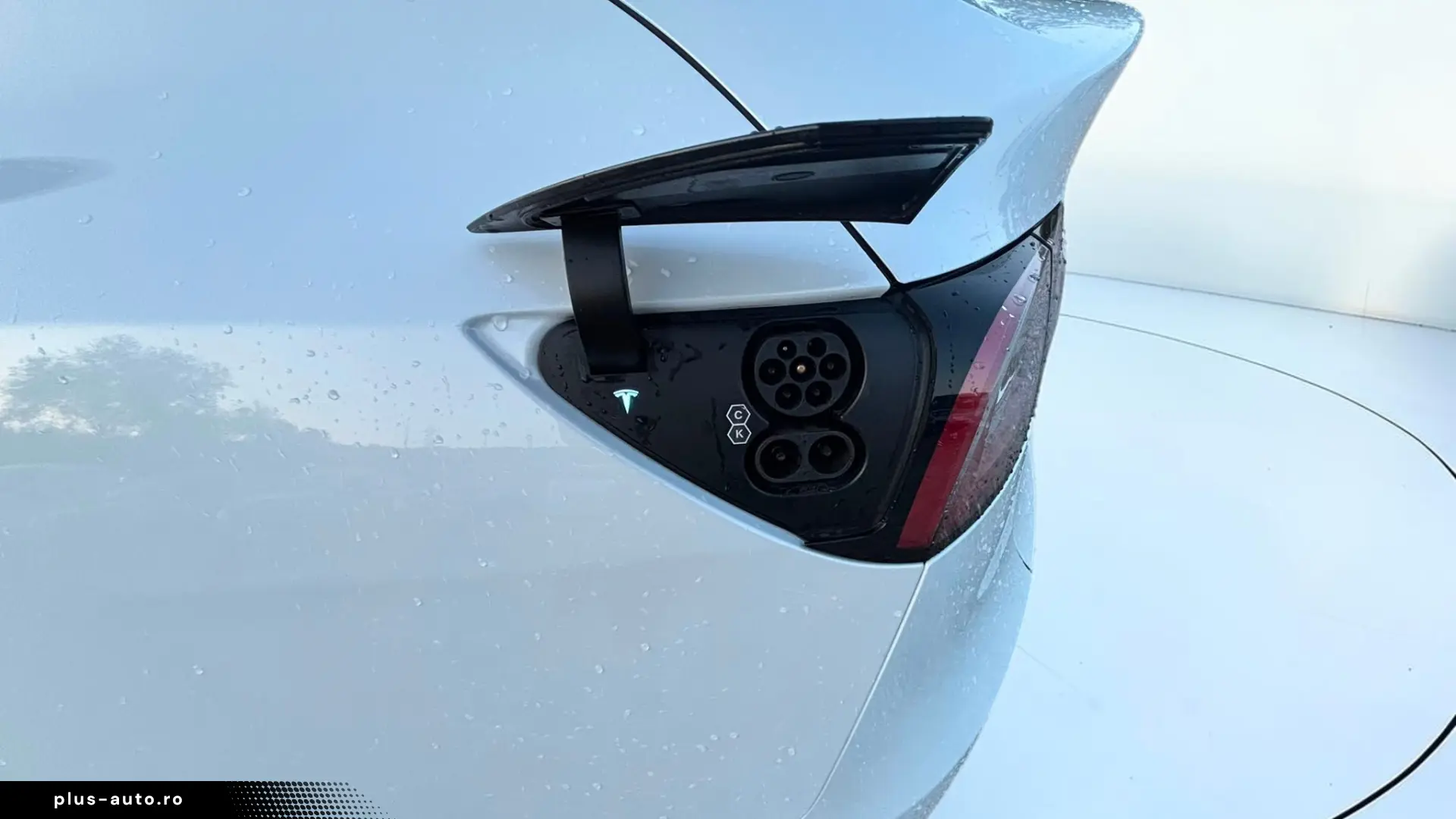 Tesla Model Y Long Range Dual Motor AWD