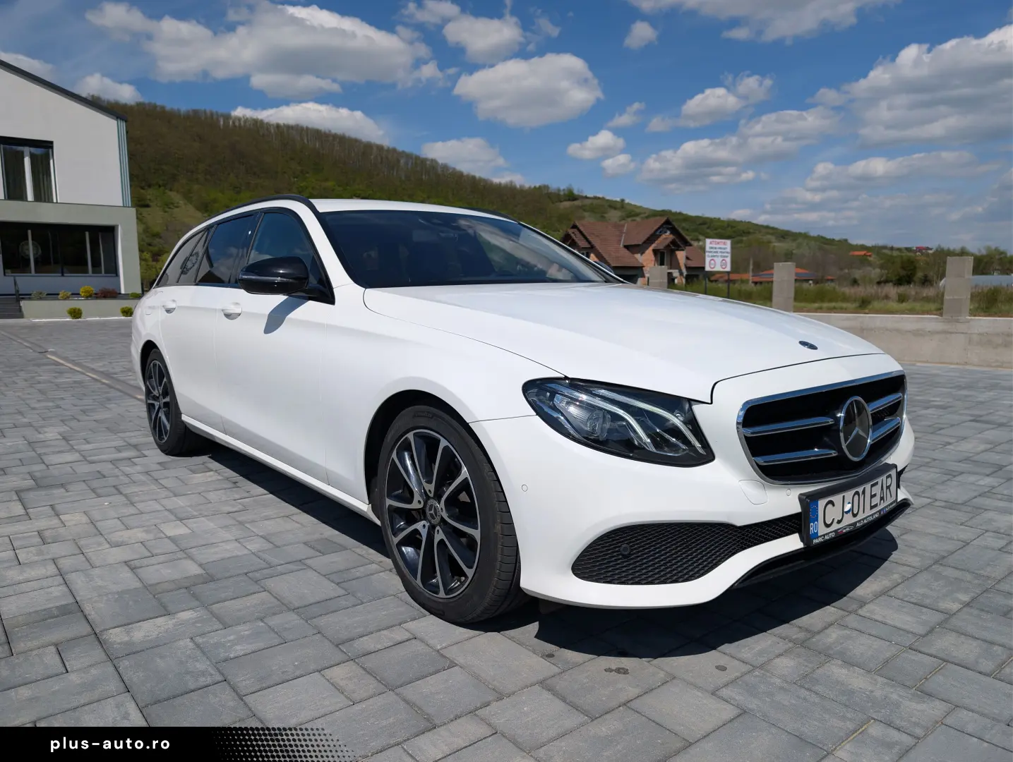 Mercedes-Benz E 220