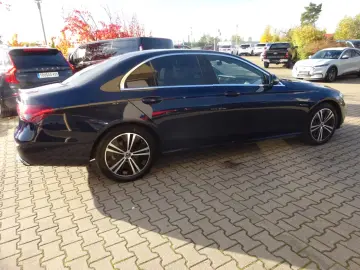 Mercedes-Benz E 220d 9G-TRONIC Avantgarde AHK Distronic Pano
