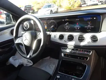 Mercedes-Benz E 220d 9G-TRONIC Avantgarde AHK Distronic Pano