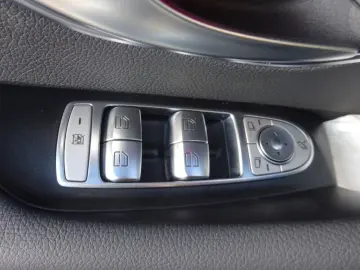 Mercedes-Benz E 220d 9G-TRONIC Avantgarde AHK Distronic Pano