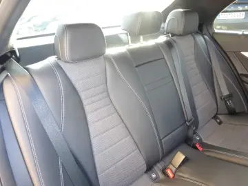 Mercedes-Benz E 220d 9G-TRONIC Avantgarde AHK Distronic Pano