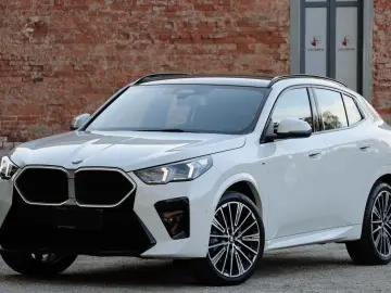 BMW X2 20d xDr M-SPORT NP69t€ ICONIC PANO AHK MEMORY