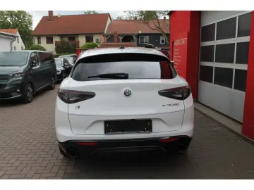 ALFA ROMEO Stelvio Veloce Q4 2.0 16V ACC Shz Navi Kamera