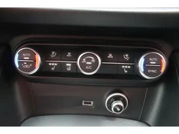 ALFA ROMEO Stelvio Veloce Q4 2.0 16V ACC Shz Navi Kamera