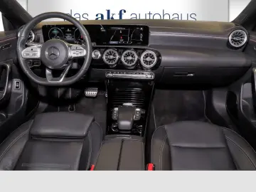 MERCEDES-BENZ CLA 250e Aut. AMG Line-Navi Kamera Mul…