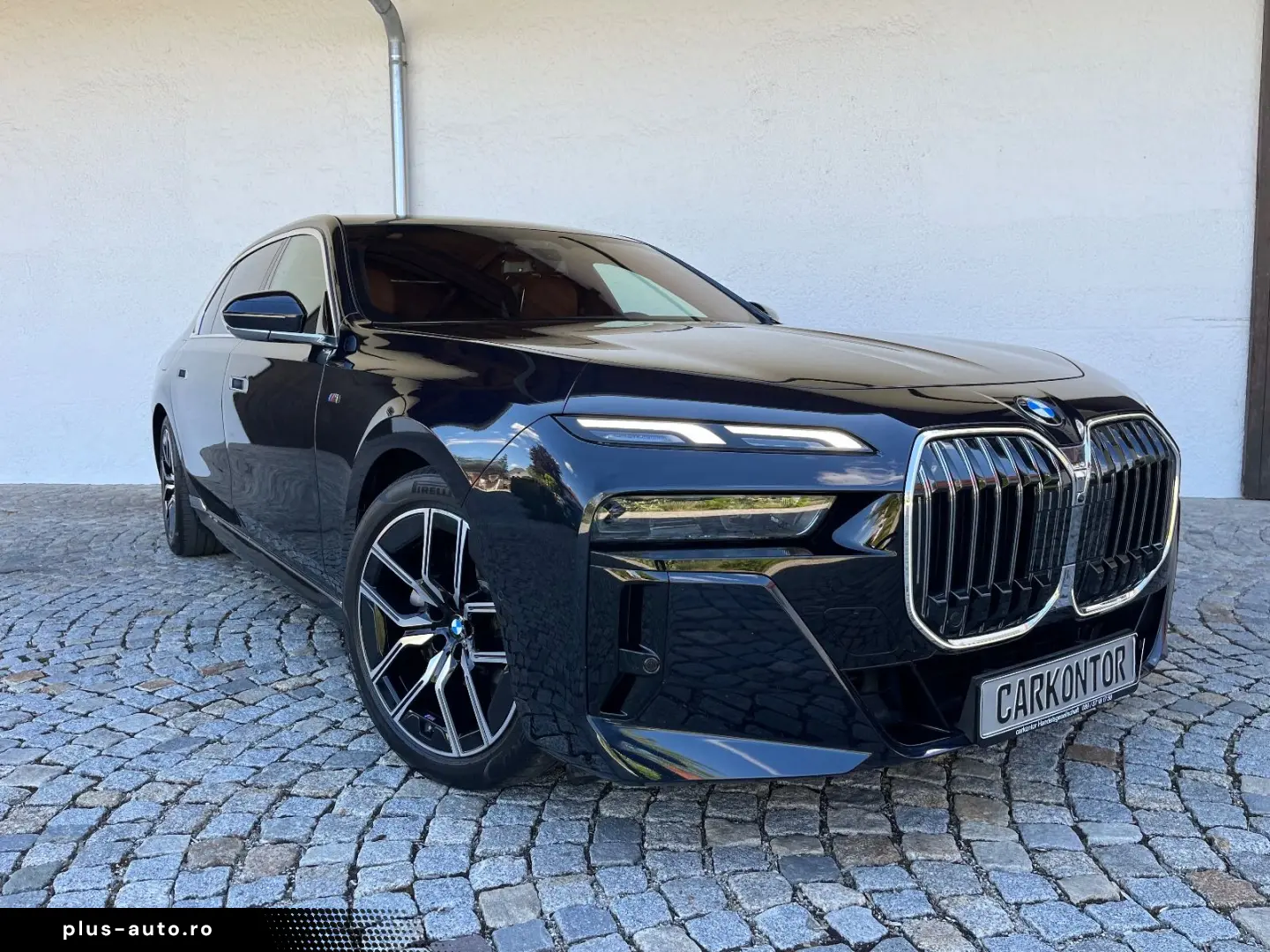 BMW 740d xDr.  M SPORT FOND ENT LOUNGE SEAT AT DOORS
