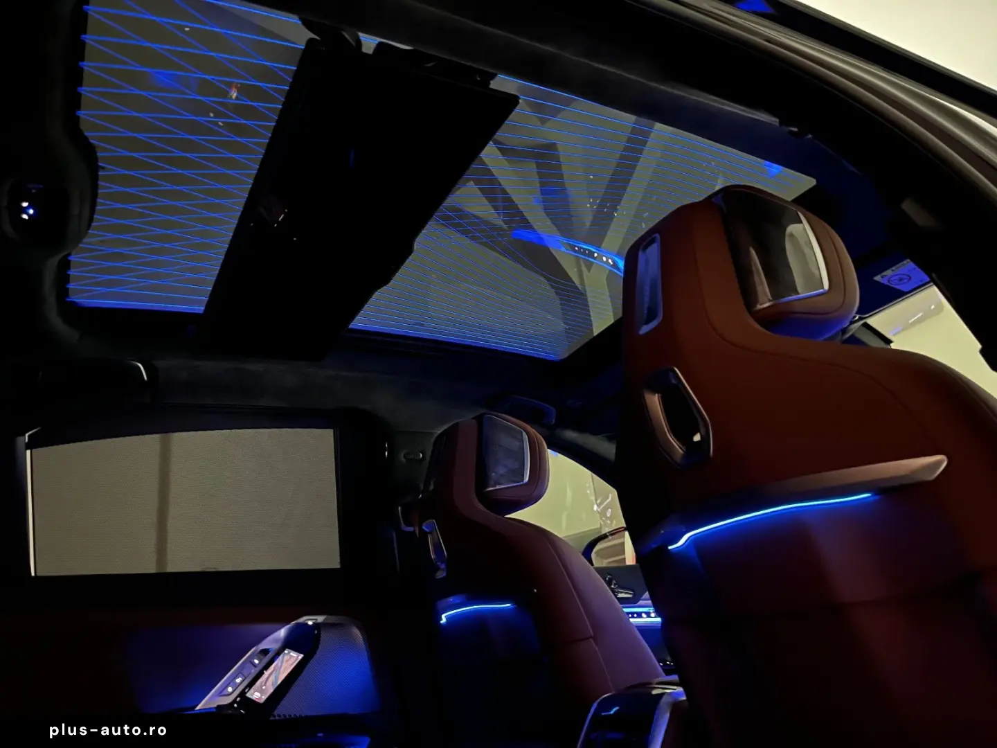 BMW 740d xDr.  M SPORT FOND ENT LOUNGE SEAT AT DOORS