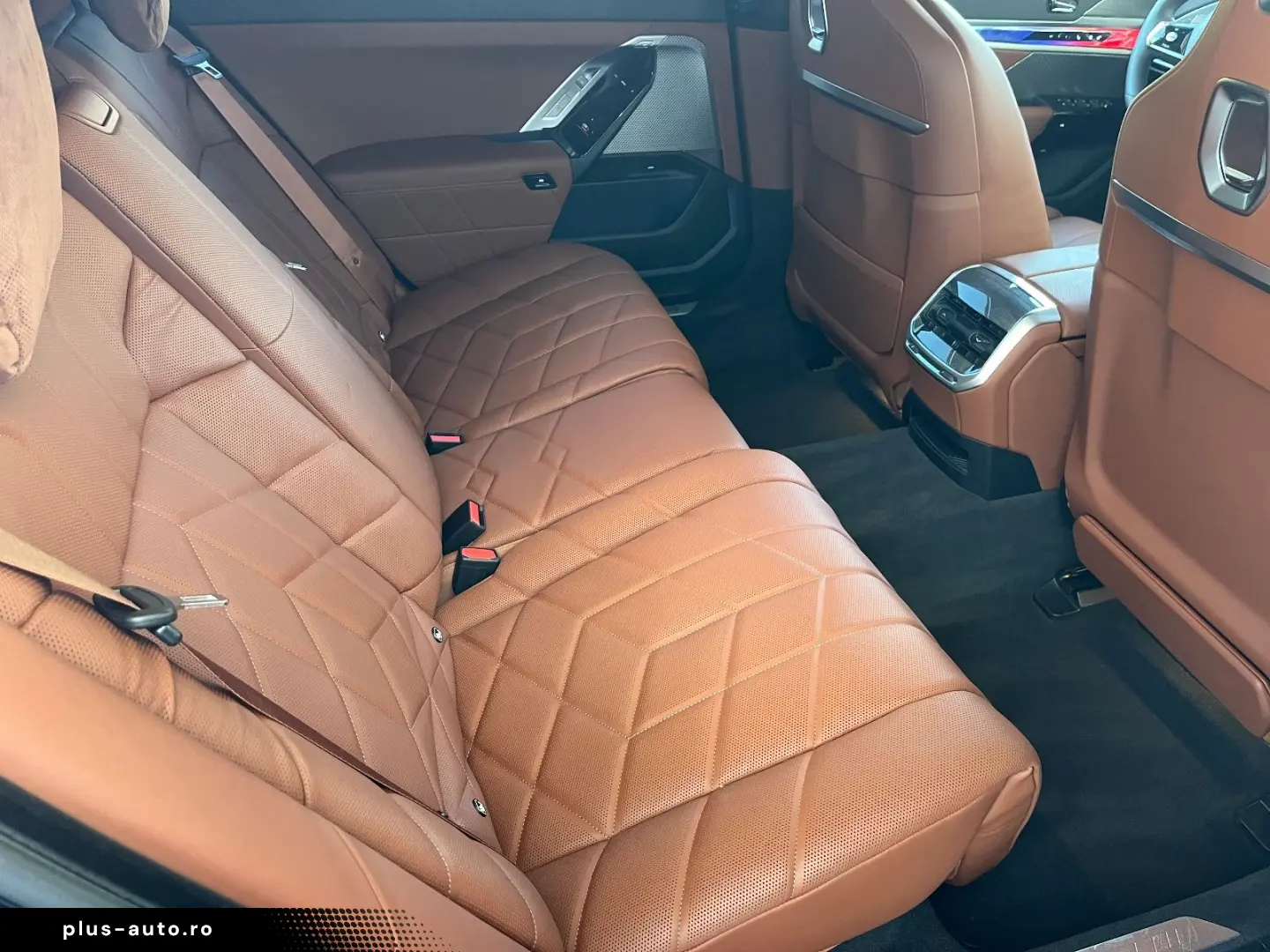BMW 740d xDr.  M SPORT FOND ENT LOUNGE SEAT AT DOORS
