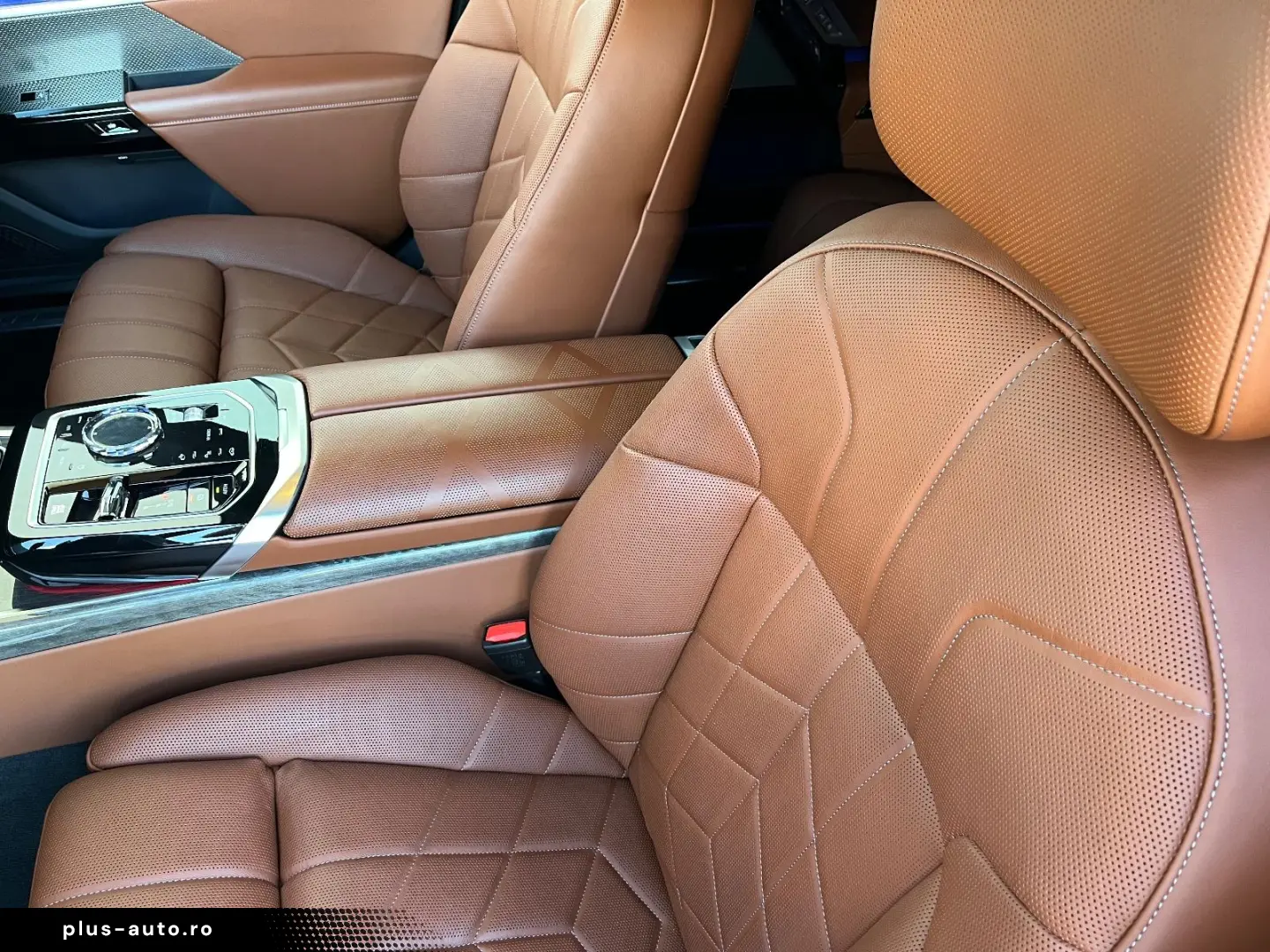 BMW 740d xDr.  M SPORT FOND ENT LOUNGE SEAT AT DOORS
