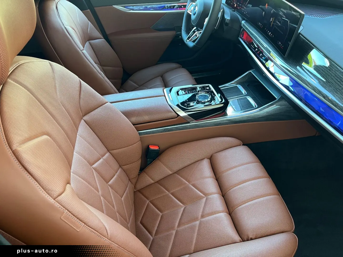 BMW 740d xDr.  M SPORT FOND ENT LOUNGE SEAT AT DOORS