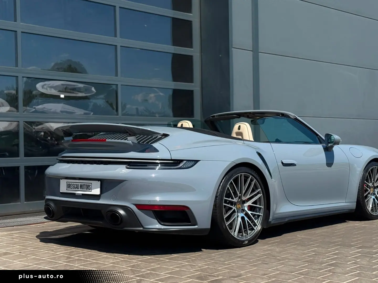 PORSCHE 992 Turbo Cabriolet Heritage Manufaktur Lift