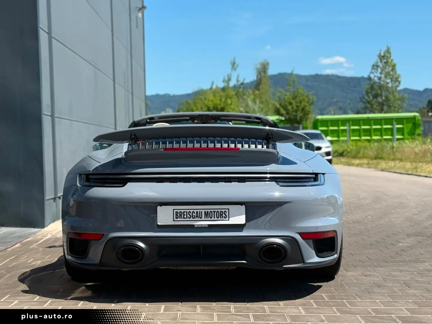 PORSCHE 992 Turbo Cabriolet Heritage Manufaktur Lift