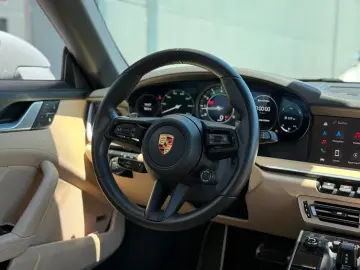 PORSCHE 992 Turbo Cabriolet Heritage Manufaktur Lift