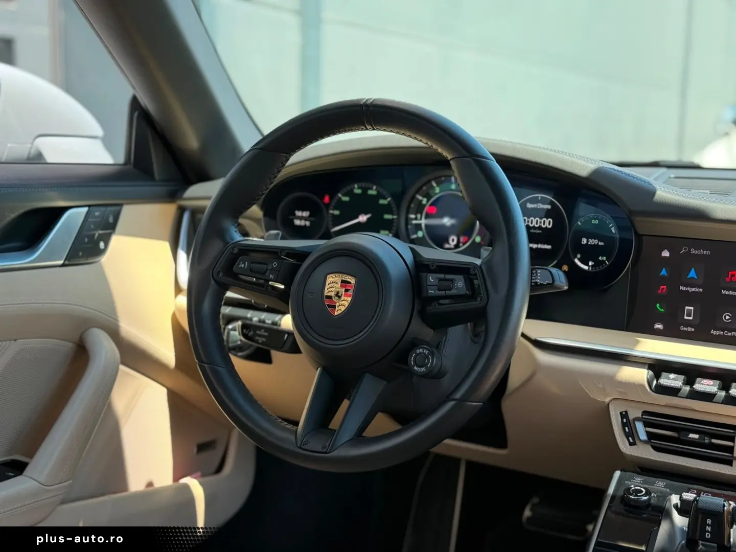 PORSCHE 992 Turbo Cabriolet Heritage Manufaktur Lift