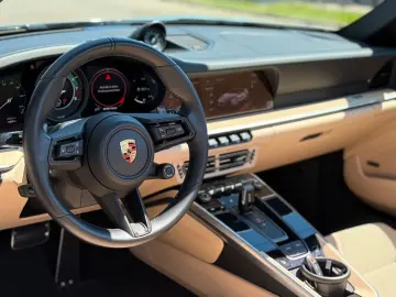 PORSCHE 992 Turbo Cabriolet Heritage Manufaktur Lift