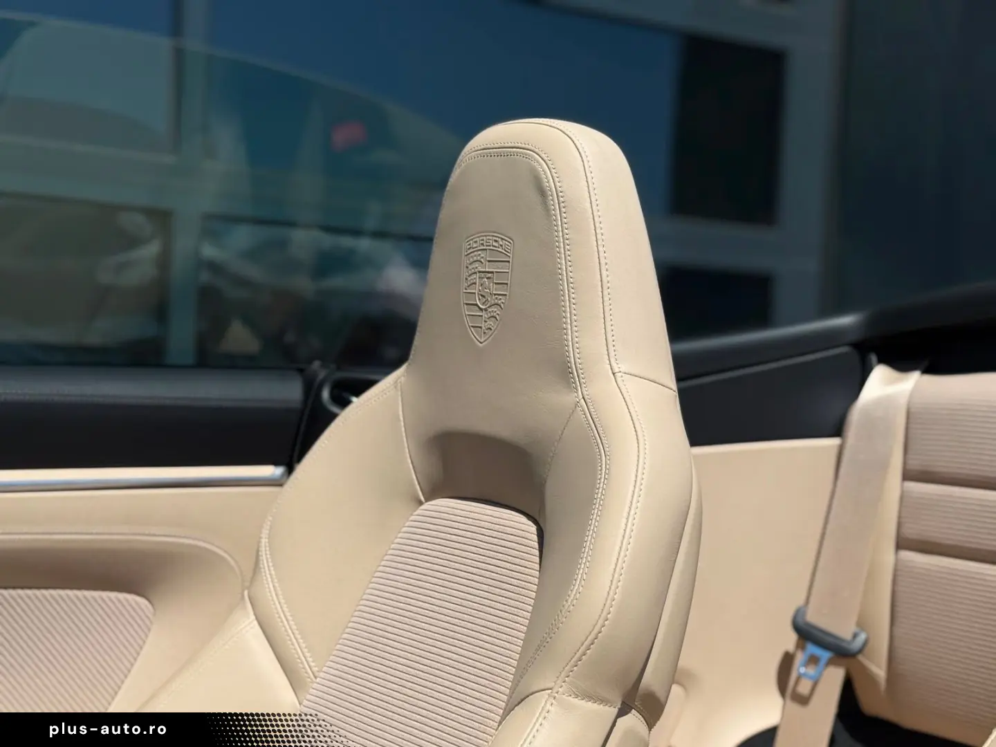 PORSCHE 992 Turbo Cabriolet Heritage Manufaktur Lift