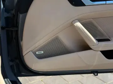 PORSCHE 992 Turbo Cabriolet Heritage Manufaktur Lift