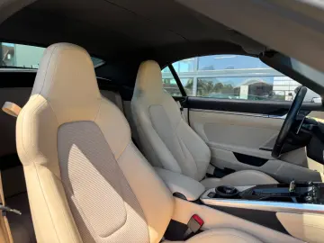 PORSCHE 992 Turbo Cabriolet Heritage Manufaktur Lift