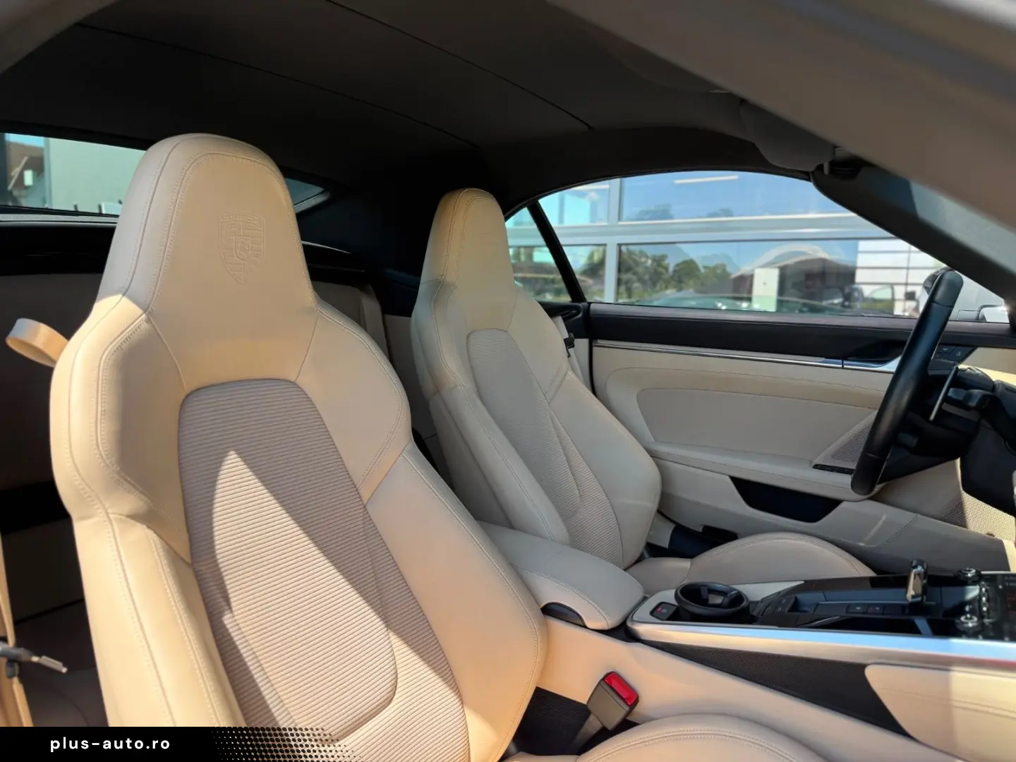 PORSCHE 992 Turbo Cabriolet Heritage Manufaktur Lift