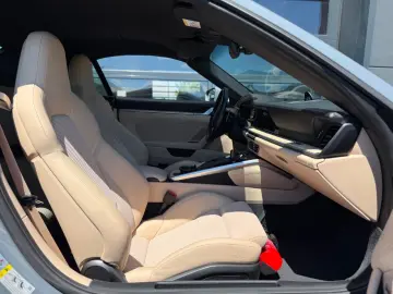 PORSCHE 992 Turbo Cabriolet Heritage Manufaktur Lift