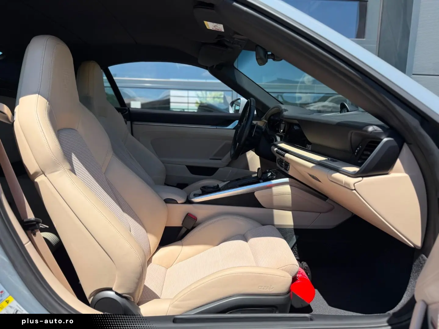 PORSCHE 992 Turbo Cabriolet Heritage Manufaktur Lift
