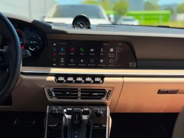 PORSCHE 992 Turbo Cabriolet Heritage Manufaktur Lift