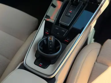 PORSCHE 992 Turbo Cabriolet Heritage Manufaktur Lift