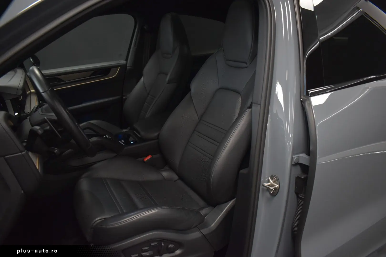 PORSCHE Cayenne E-Hybrid Coupe SportDesign 470pk   PASSE