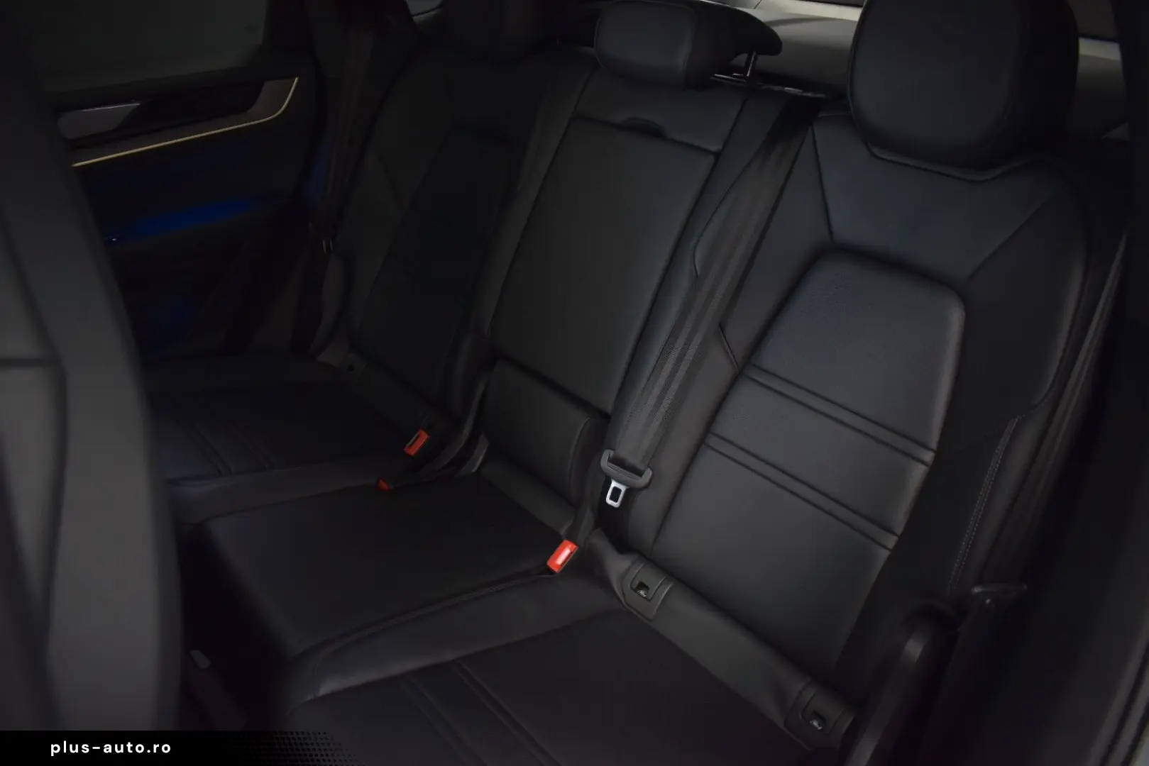 PORSCHE Cayenne E-Hybrid Coupe SportDesign 470pk   PASSE