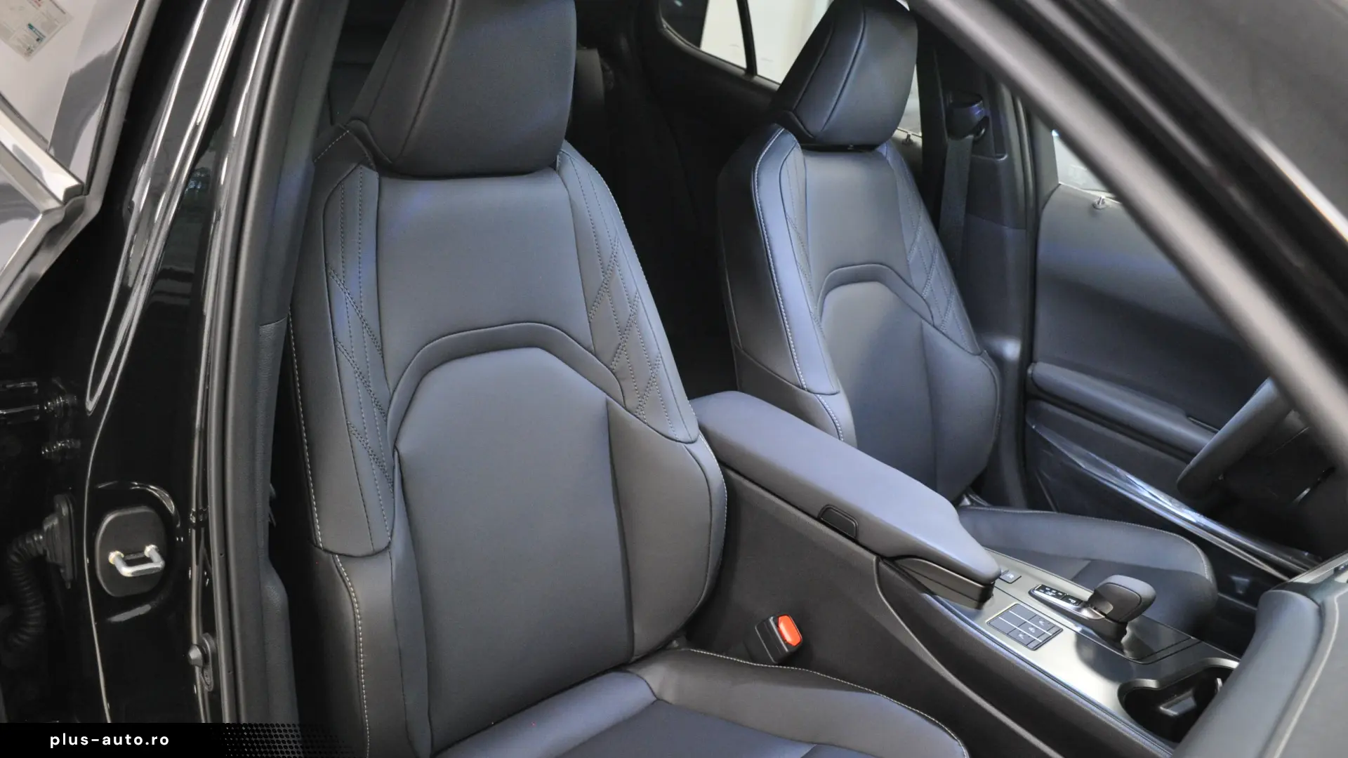 New LEXUS UX 300h F SPORT