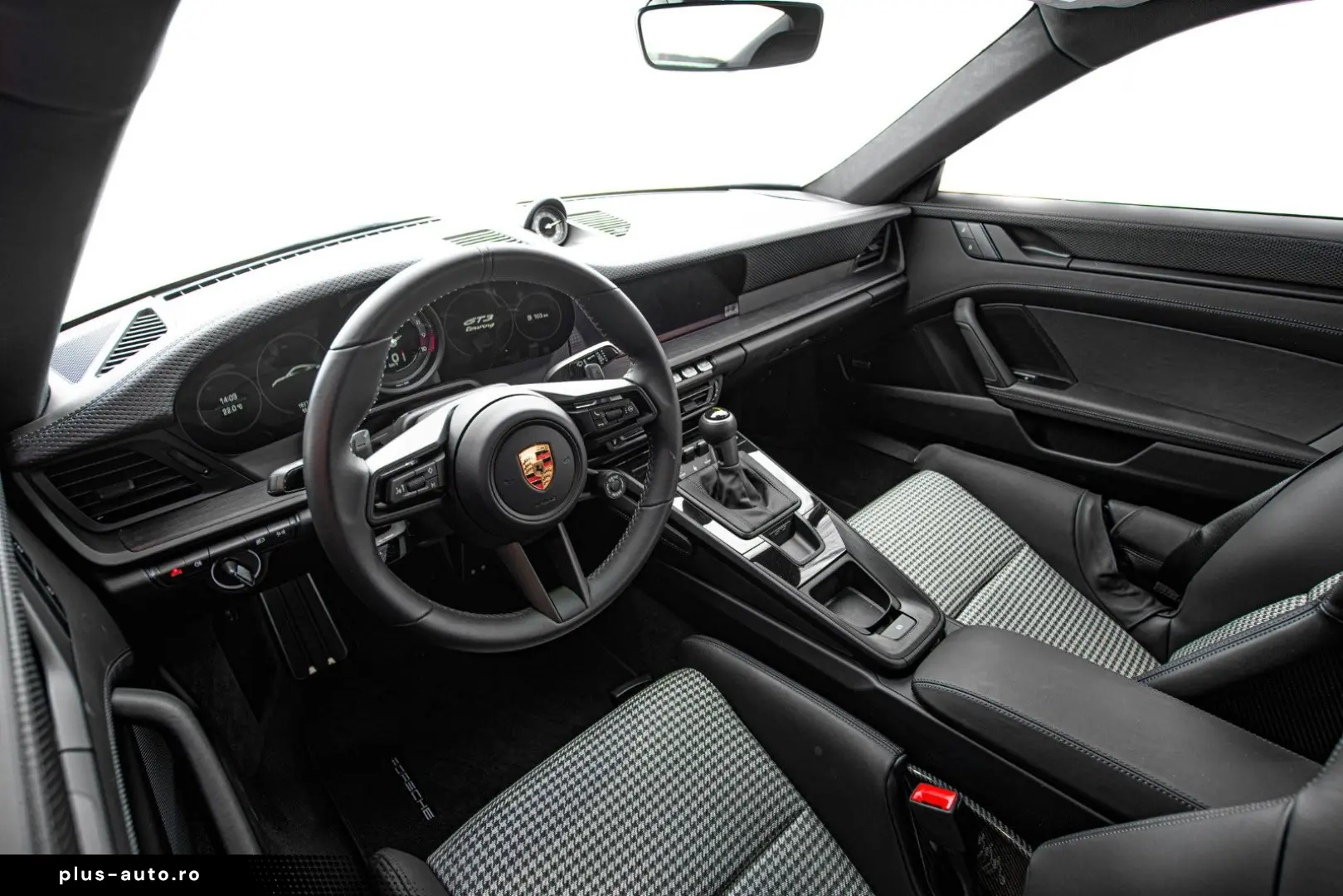 PORSCHE 992 GT3 Touring   1520km   Houndstooth   VAT