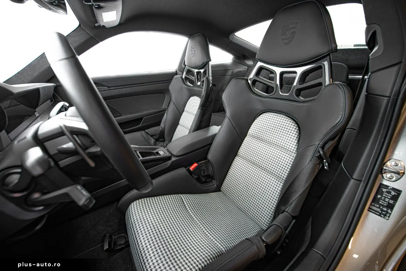 PORSCHE 992 GT3 Touring   1520km   Houndstooth   VAT
