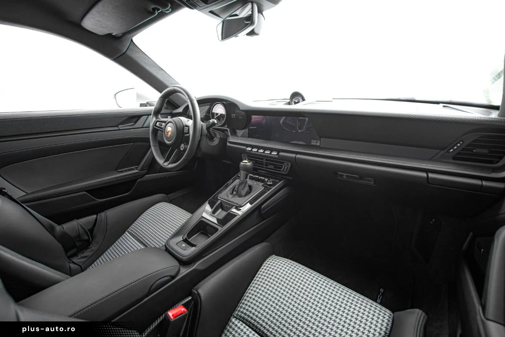 PORSCHE 992 GT3 Touring   1520km   Houndstooth   VAT