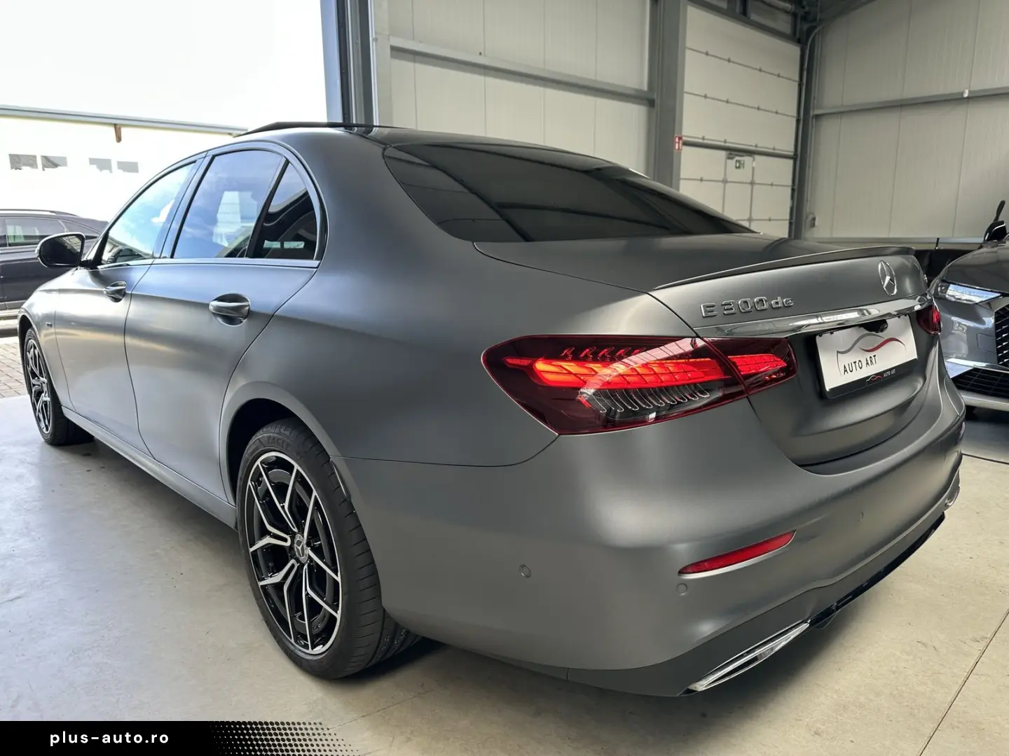 MERCEDES-BENZ E 300 de 4M Night-Paket Pano LED MBUX MBeam