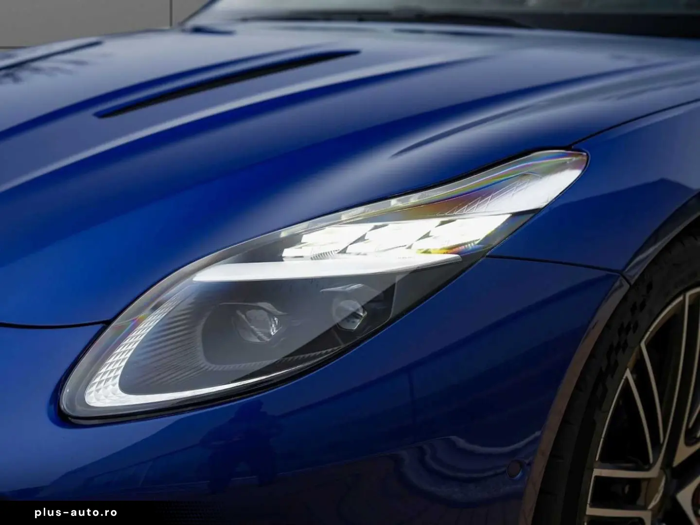 ASTON MARTIN DB12 Volante