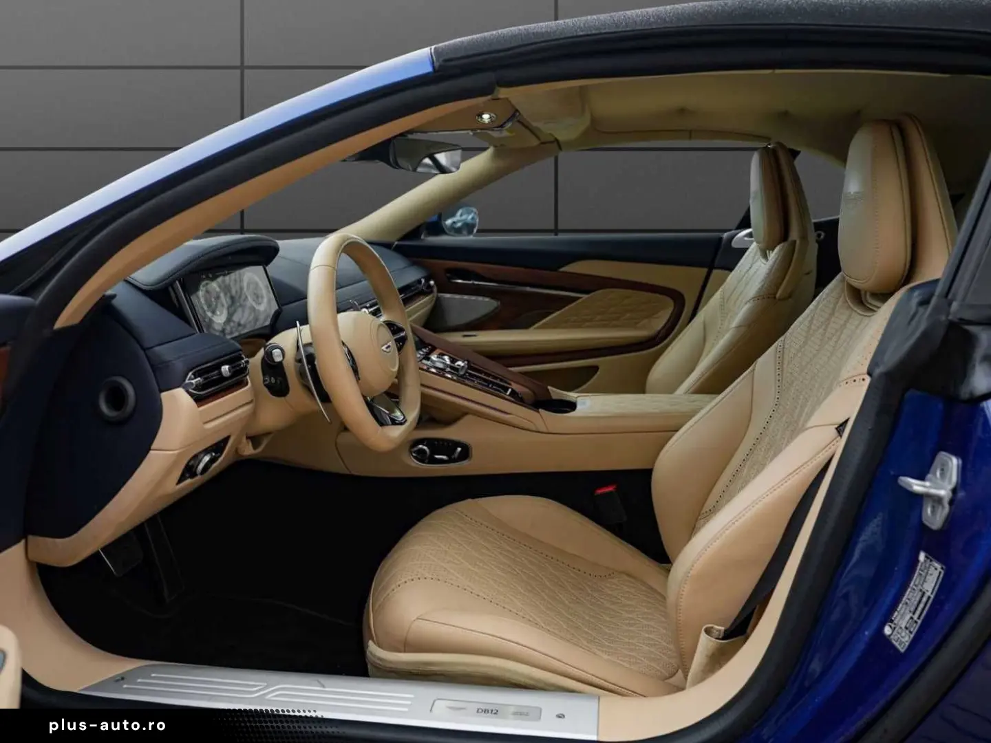 ASTON MARTIN DB12 Volante