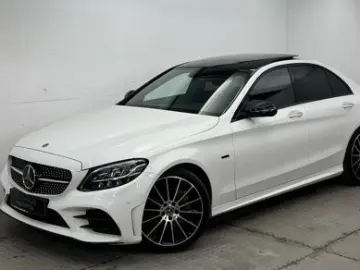 MERCEDES-BENZ C 300 e AMG NIGHT PANO AIRMATIC KEYLESS KAMERA