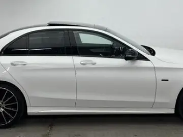 MERCEDES-BENZ C 300 e AMG NIGHT PANO AIRMATIC KEYLESS KAMERA